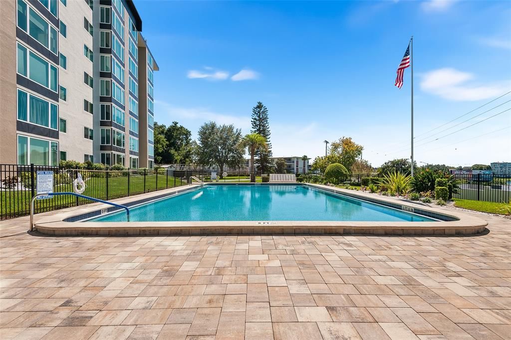 For Sale: $124,900 (2 beds, 2 baths, 1347 Square Feet)