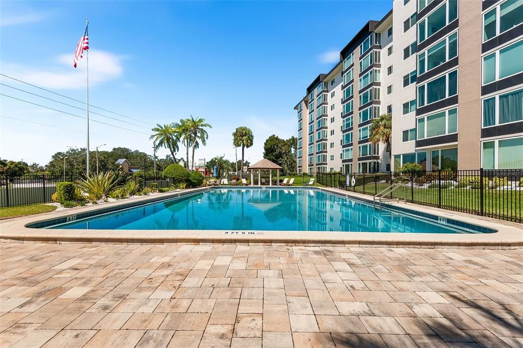 For Sale: $124,900 (2 beds, 2 baths, 1347 Square Feet)