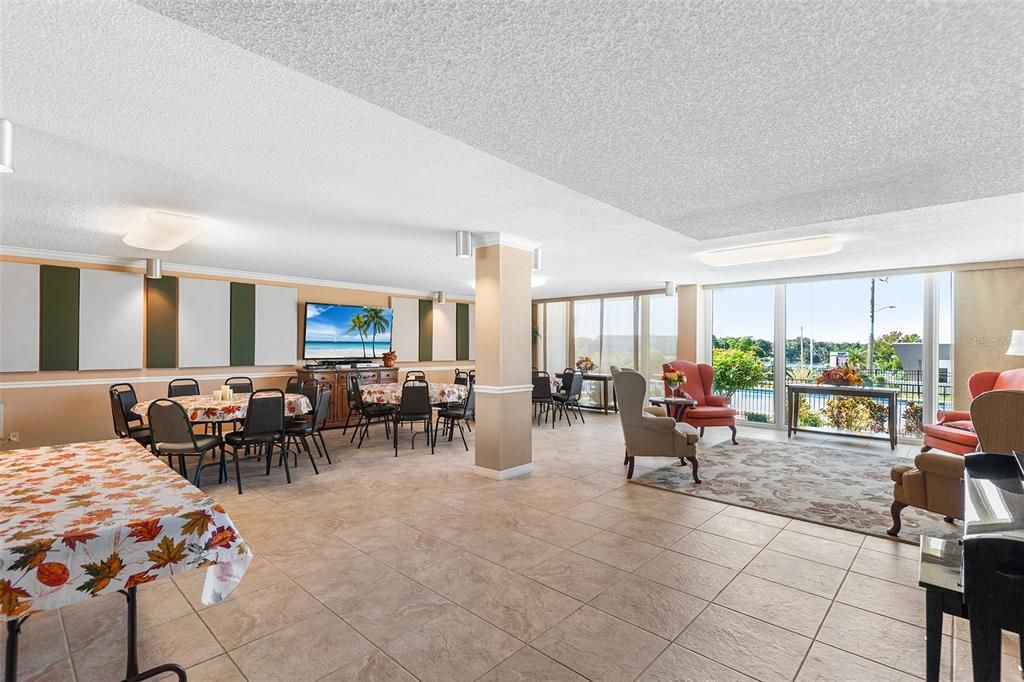 For Sale: $124,900 (2 beds, 2 baths, 1347 Square Feet)