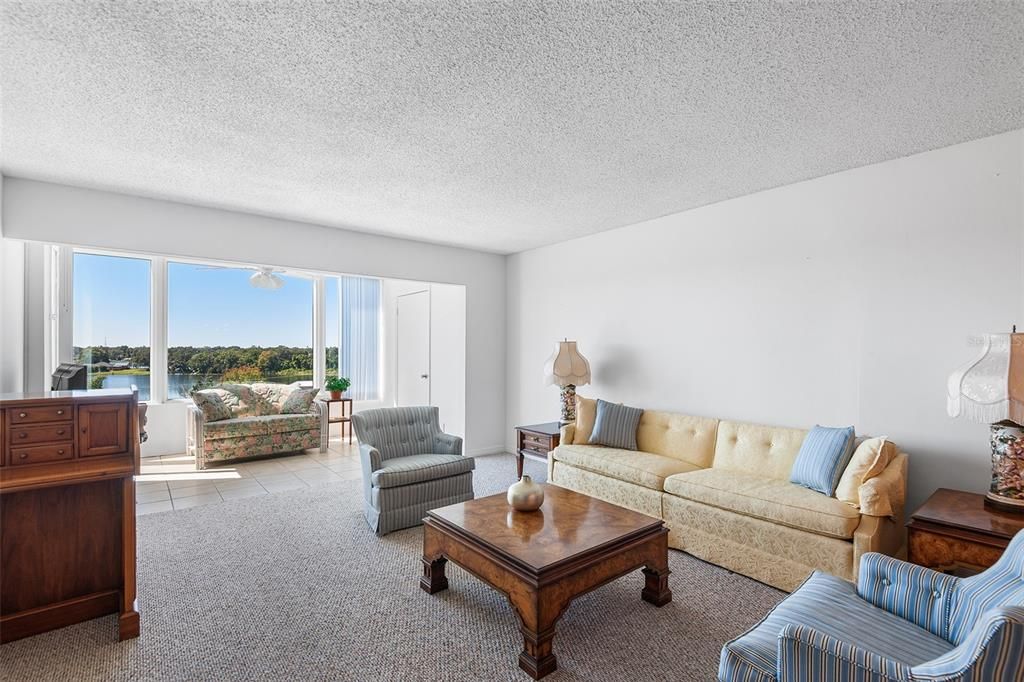 For Sale: $124,900 (2 beds, 2 baths, 1347 Square Feet)