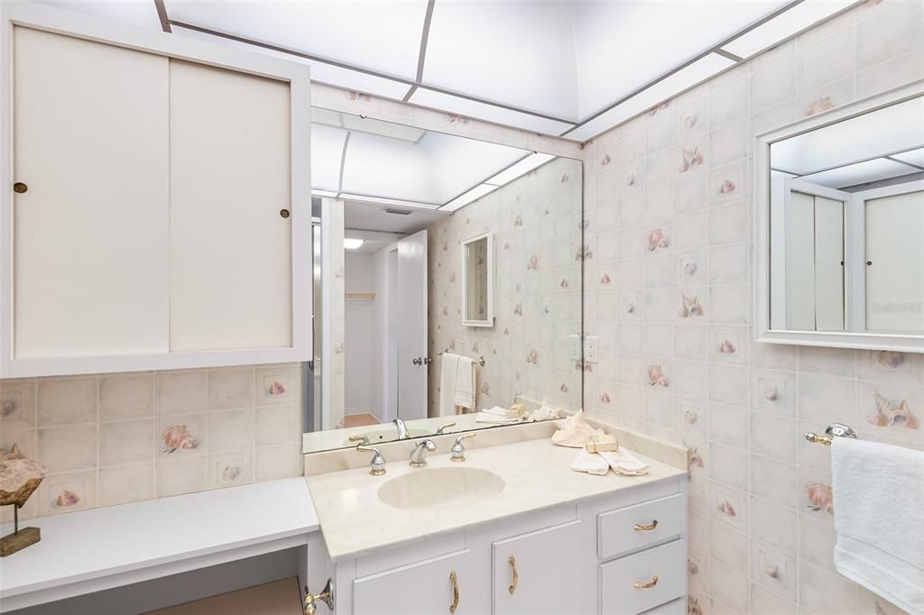 For Sale: $124,900 (2 beds, 2 baths, 1347 Square Feet)