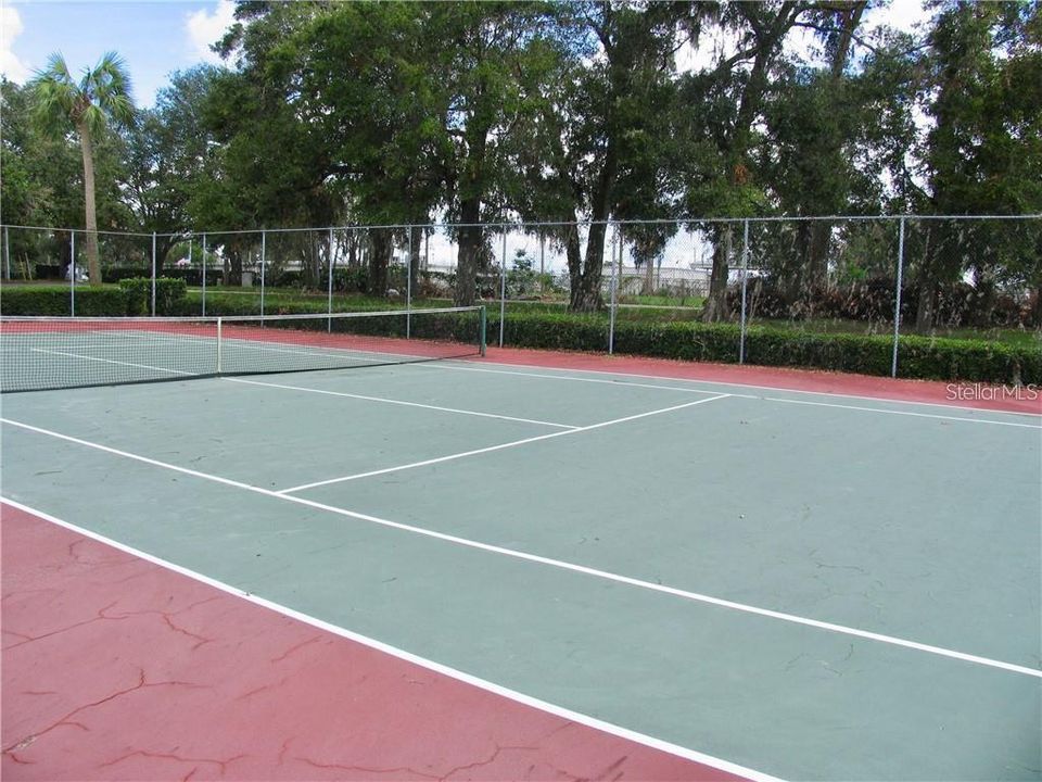 For Sale: $124,900 (2 beds, 2 baths, 1347 Square Feet)