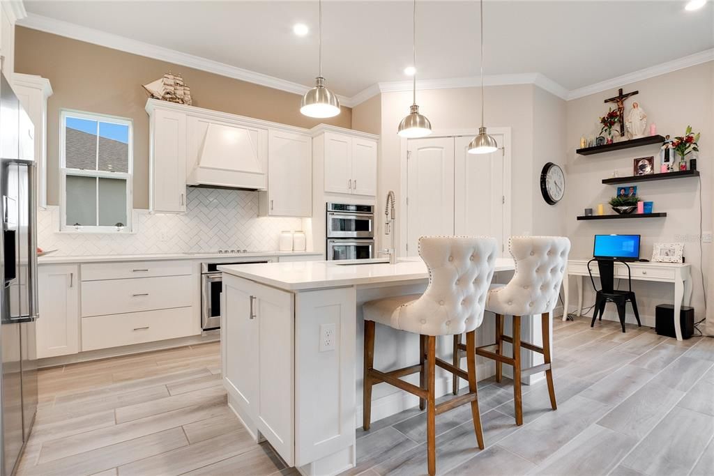 На продажу: $830,000 (4 спален, 3 ванн, 2707 Квадратных фут)