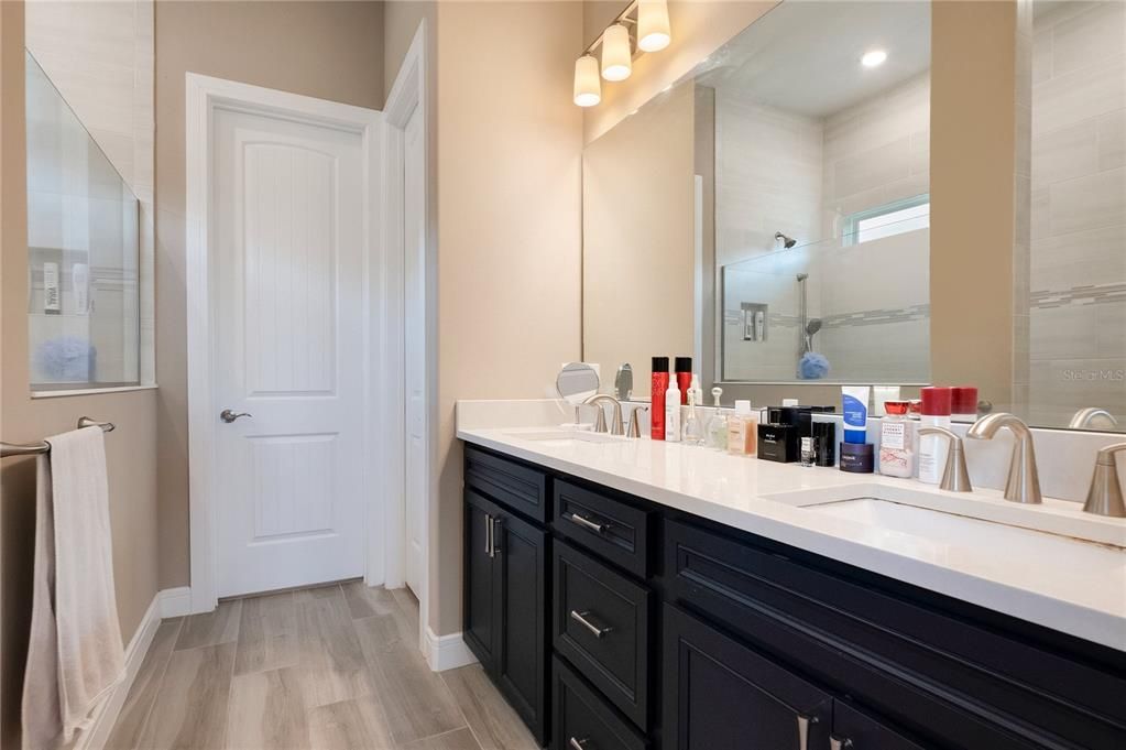 На продажу: $830,000 (4 спален, 3 ванн, 2707 Квадратных фут)