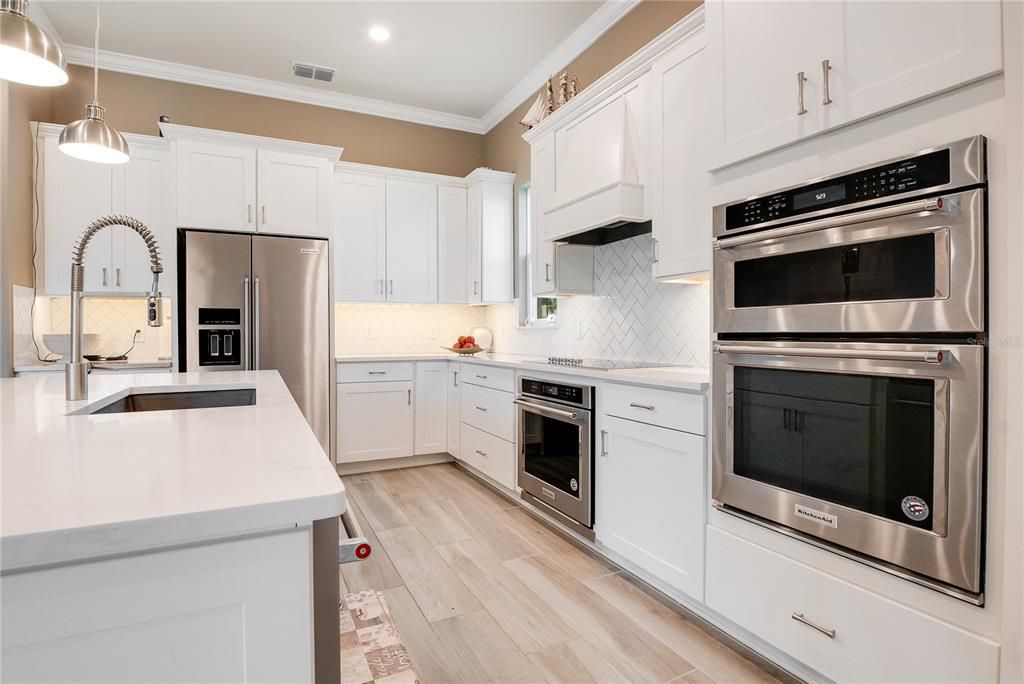 На продажу: $830,000 (4 спален, 3 ванн, 2707 Квадратных фут)