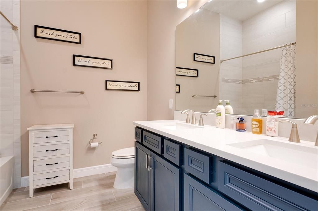 На продажу: $830,000 (4 спален, 3 ванн, 2707 Квадратных фут)