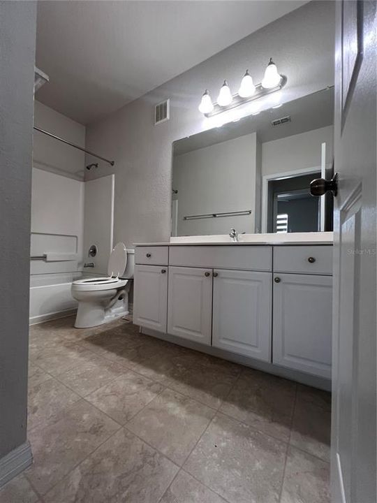 待售: $196,000 (2 贝兹, 2 浴室, 1152 平方英尺)