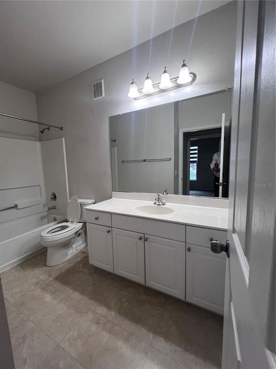 待售: $196,000 (2 贝兹, 2 浴室, 1152 平方英尺)