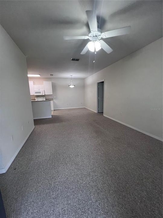 待售: $196,000 (2 贝兹, 2 浴室, 1152 平方英尺)