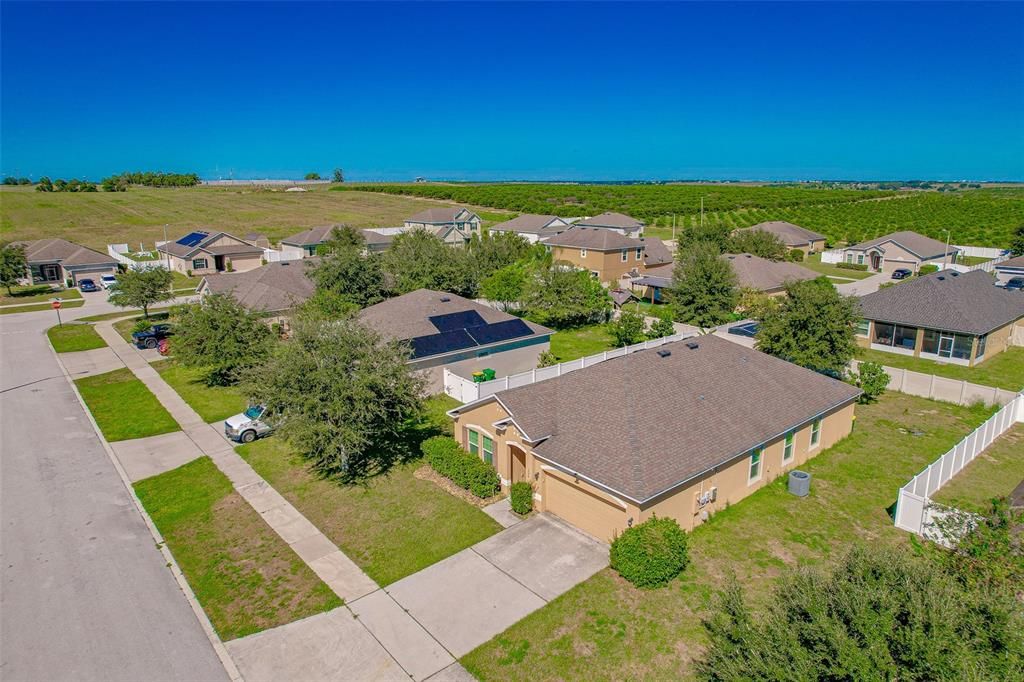 合同活跃: $2,000 (3 贝兹, 2 浴室, 1994 平方英尺)