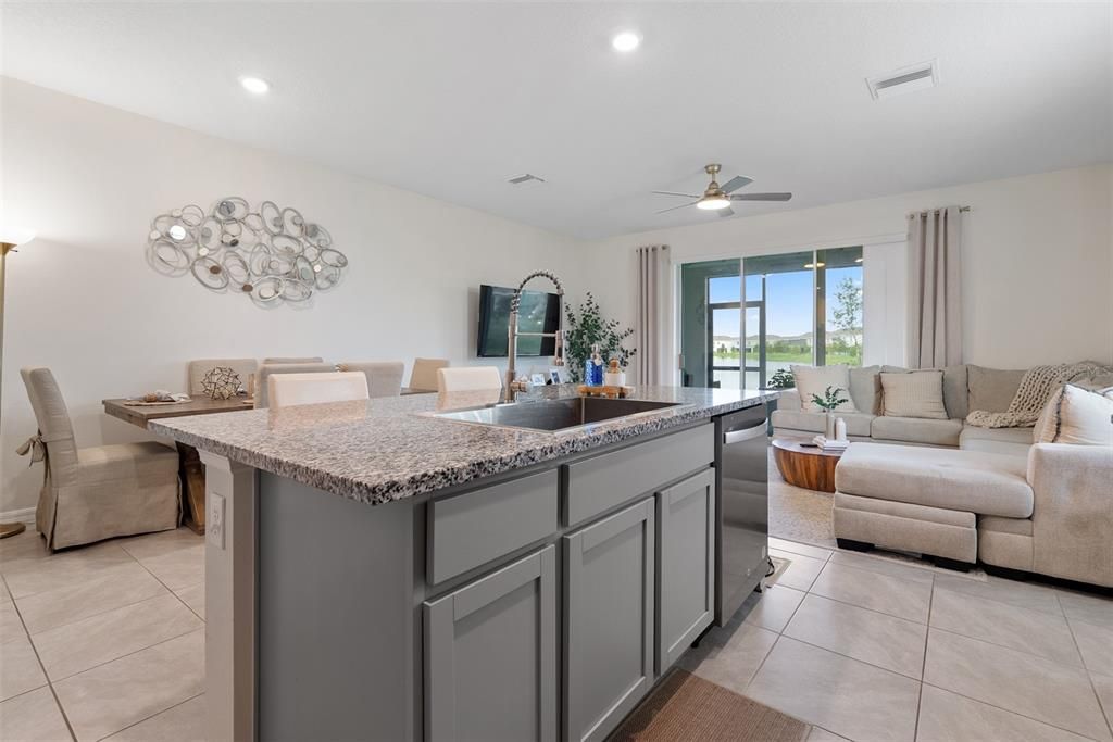 En Venta: $329,999 (3 camas, 2 baños, 1802 Pies cuadrados)