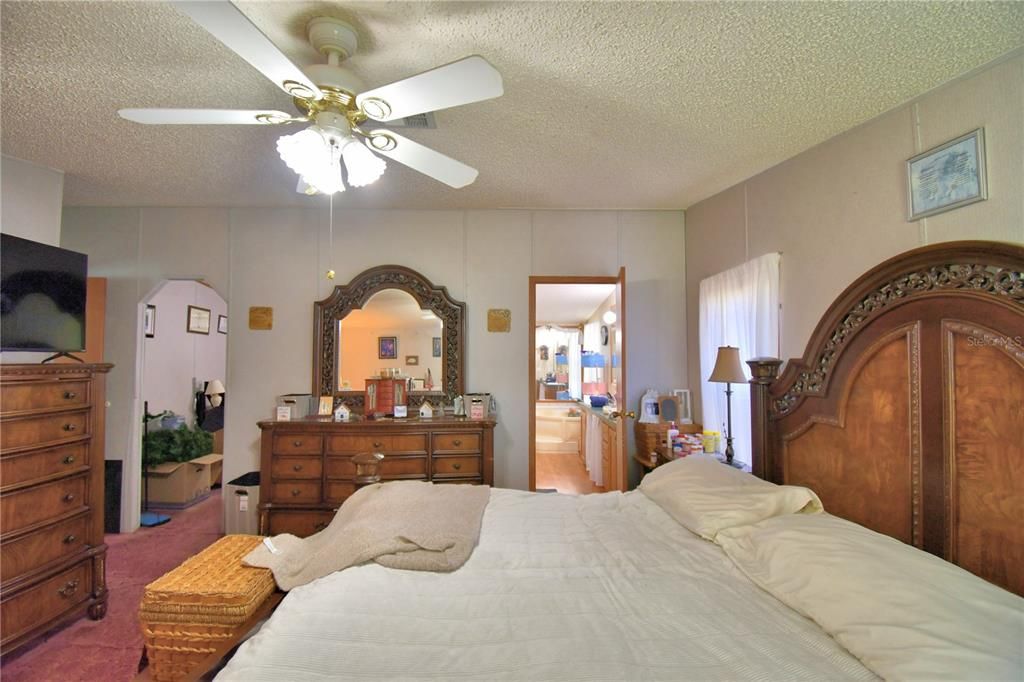 En Venta: $239,000 (5 camas, 2 baños, 2280 Pies cuadrados)