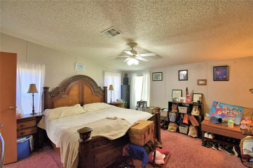 En Venta: $239,000 (5 camas, 2 baños, 2280 Pies cuadrados)