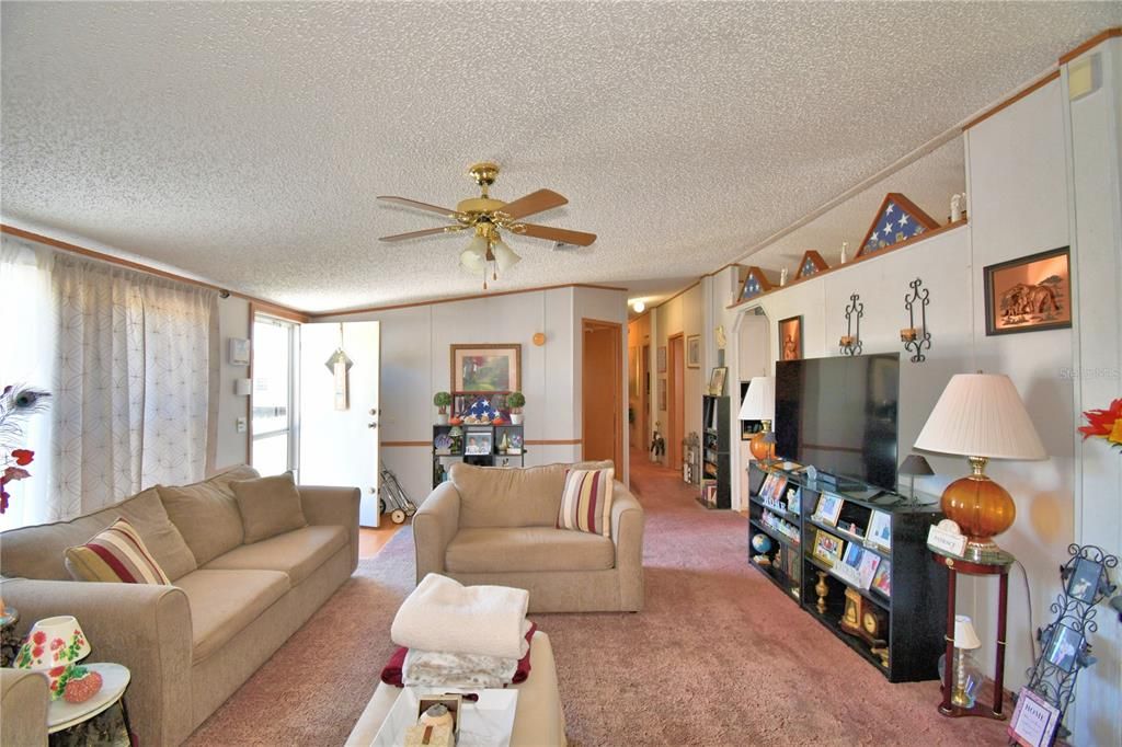 En Venta: $239,000 (5 camas, 2 baños, 2280 Pies cuadrados)