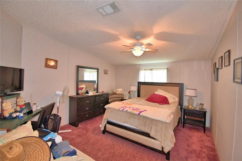 En Venta: $239,000 (5 camas, 2 baños, 2280 Pies cuadrados)