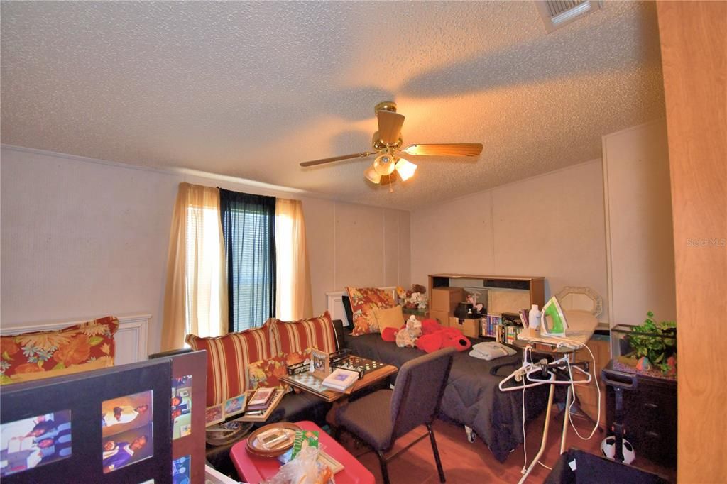 En Venta: $239,000 (5 camas, 2 baños, 2280 Pies cuadrados)