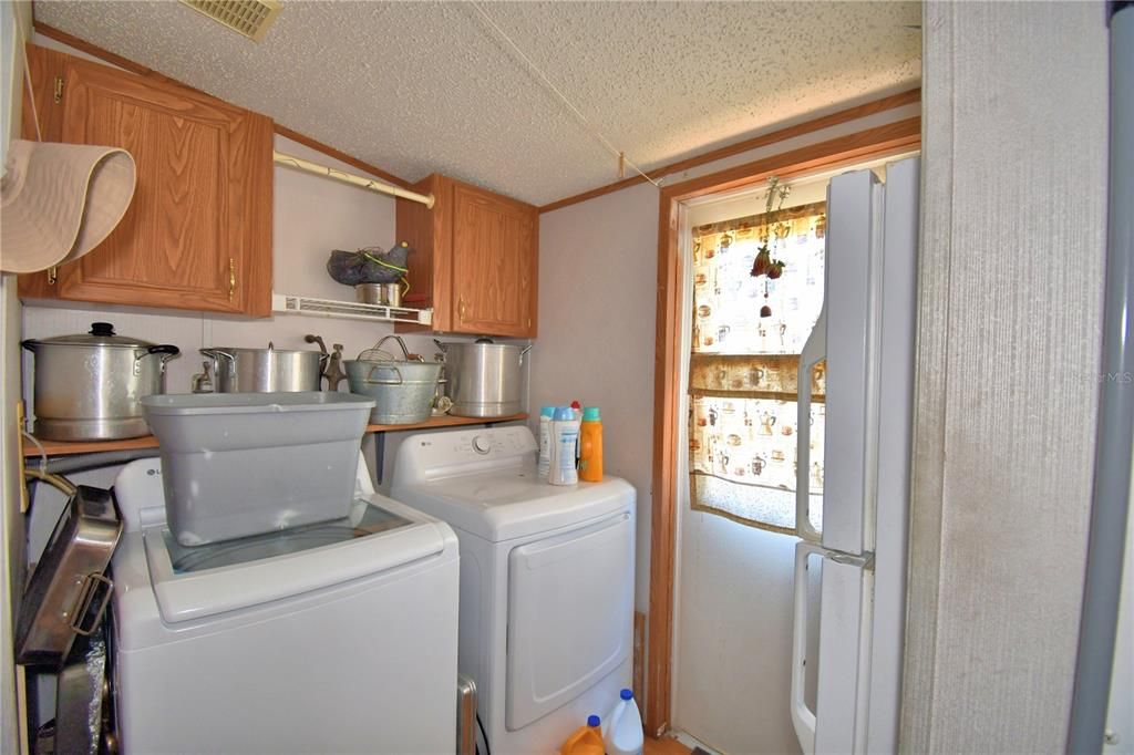 En Venta: $239,000 (5 camas, 2 baños, 2280 Pies cuadrados)