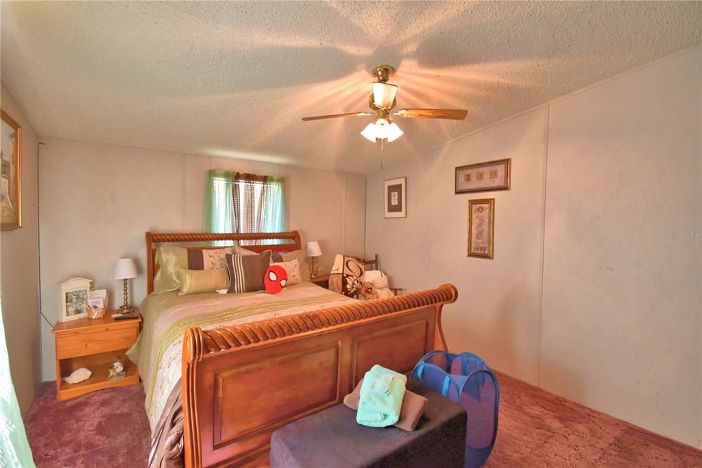 En Venta: $239,000 (5 camas, 2 baños, 2280 Pies cuadrados)