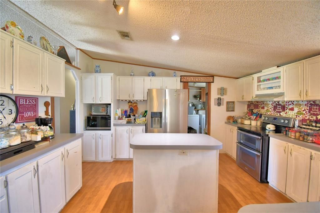 En Venta: $239,000 (5 camas, 2 baños, 2280 Pies cuadrados)