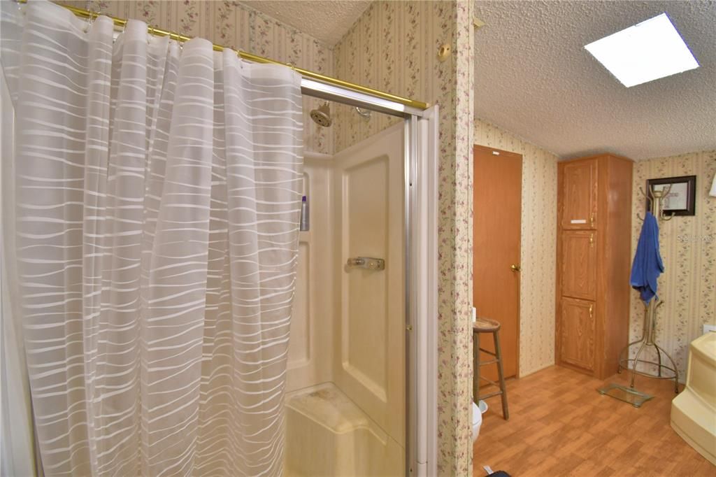 En Venta: $239,000 (5 camas, 2 baños, 2280 Pies cuadrados)