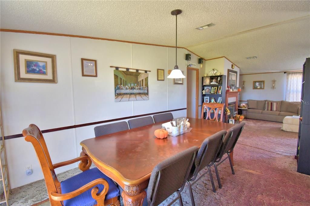 En Venta: $239,000 (5 camas, 2 baños, 2280 Pies cuadrados)