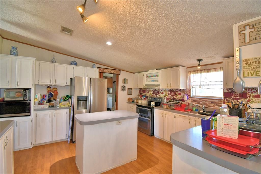 En Venta: $239,000 (5 camas, 2 baños, 2280 Pies cuadrados)