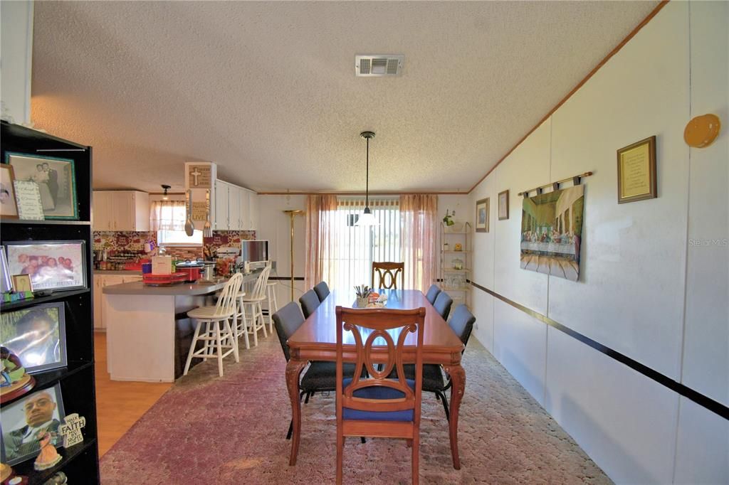 En Venta: $239,000 (5 camas, 2 baños, 2280 Pies cuadrados)