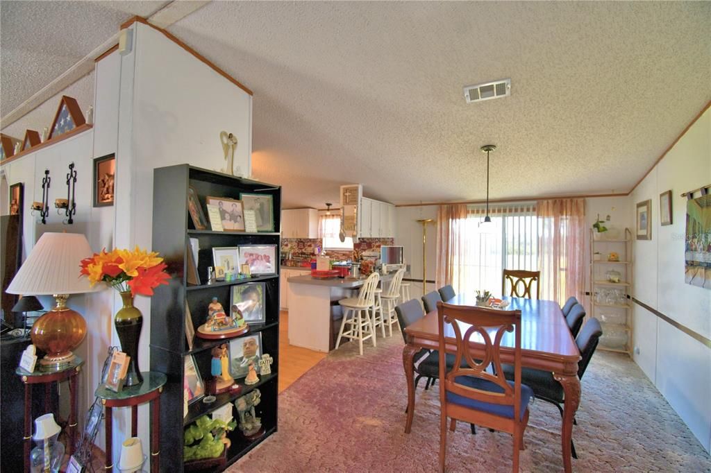 En Venta: $239,000 (5 camas, 2 baños, 2280 Pies cuadrados)