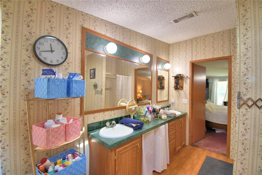 En Venta: $239,000 (5 camas, 2 baños, 2280 Pies cuadrados)