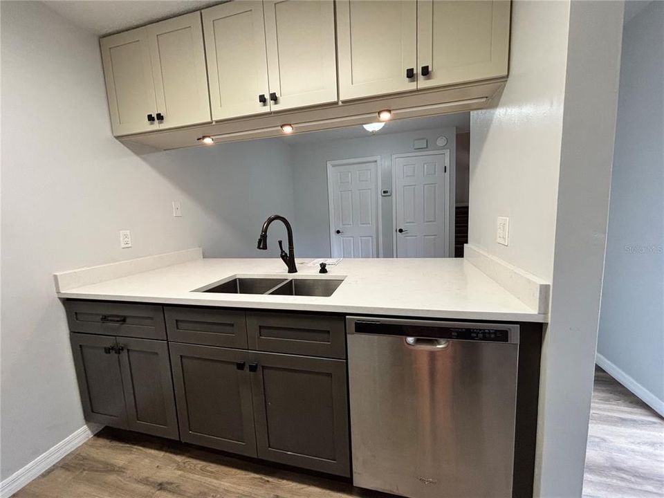 En Venta: $250,000 (2 camas, 2 baños, 1285 Pies cuadrados)