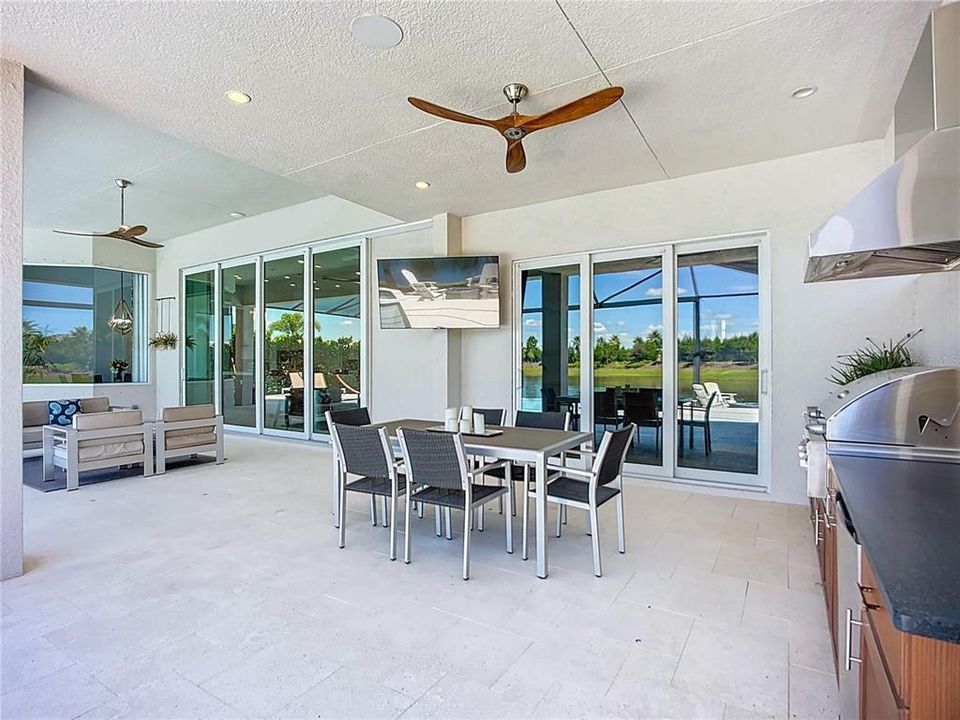 合同活跃: $1,799,000 (4 贝兹, 3 浴室, 3277 平方英尺)