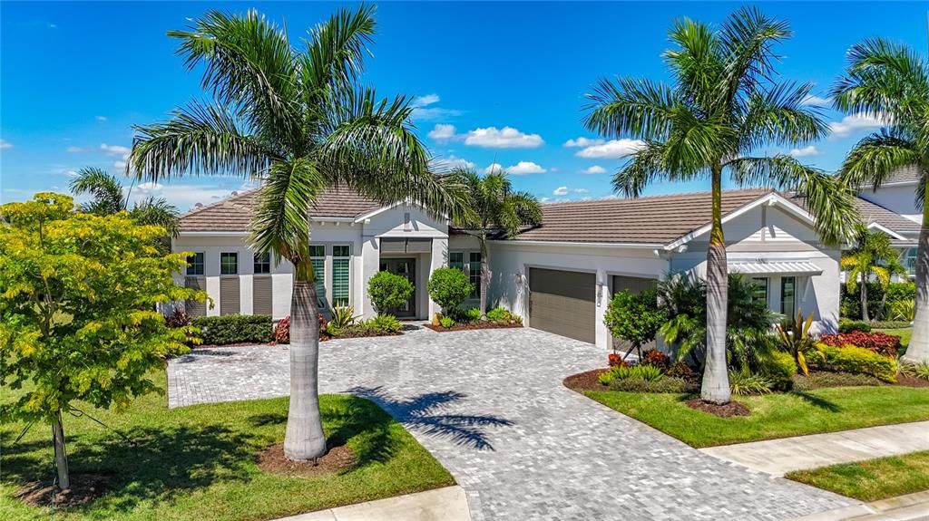 合同活跃: $1,799,000 (4 贝兹, 3 浴室, 3277 平方英尺)