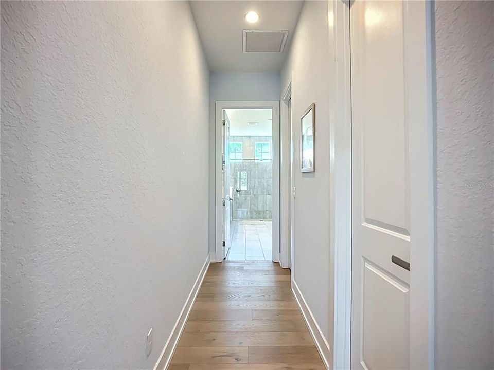 合同活跃: $1,799,000 (4 贝兹, 3 浴室, 3277 平方英尺)