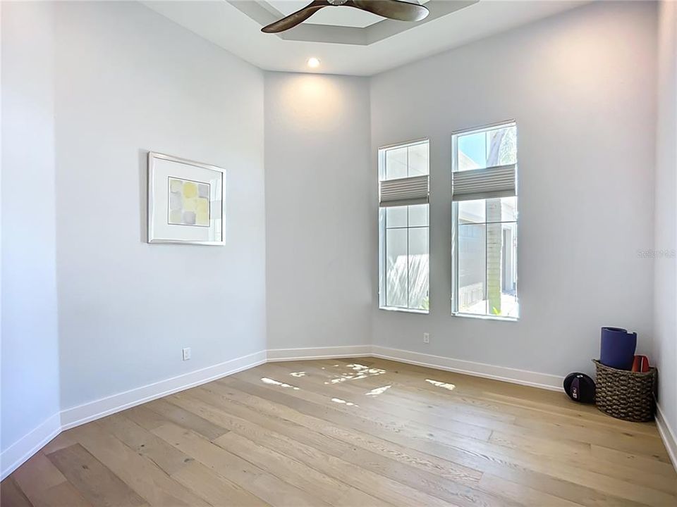 合同活跃: $1,799,000 (4 贝兹, 3 浴室, 3277 平方英尺)