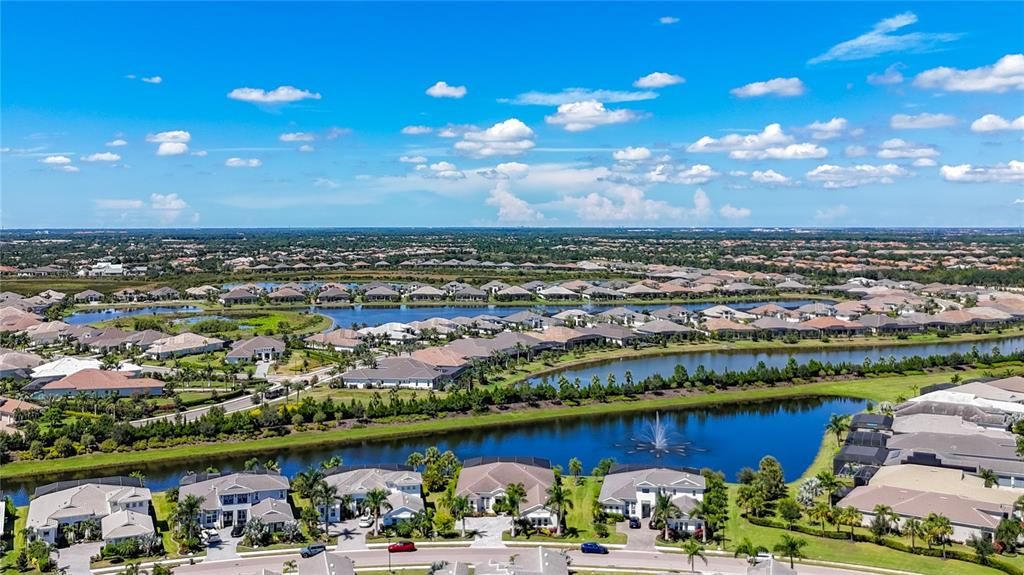 合同活跃: $1,799,000 (4 贝兹, 3 浴室, 3277 平方英尺)