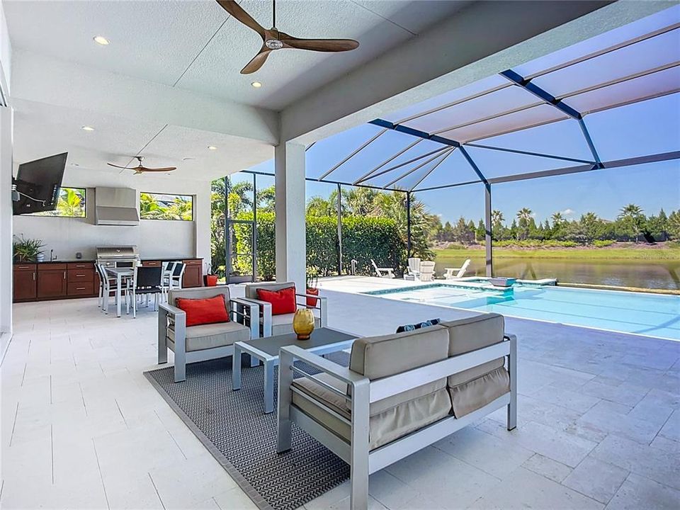 合同活跃: $1,799,000 (4 贝兹, 3 浴室, 3277 平方英尺)