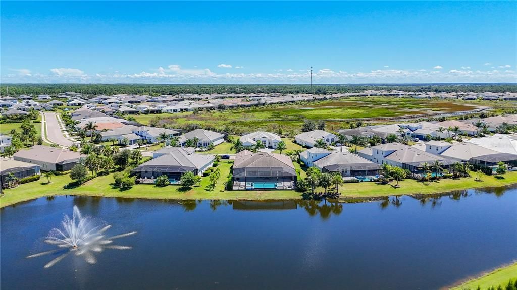 合同活跃: $1,799,000 (4 贝兹, 3 浴室, 3277 平方英尺)