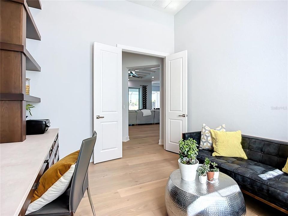 合同活跃: $1,799,000 (4 贝兹, 3 浴室, 3277 平方英尺)