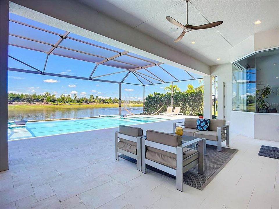 合同活跃: $1,799,000 (4 贝兹, 3 浴室, 3277 平方英尺)