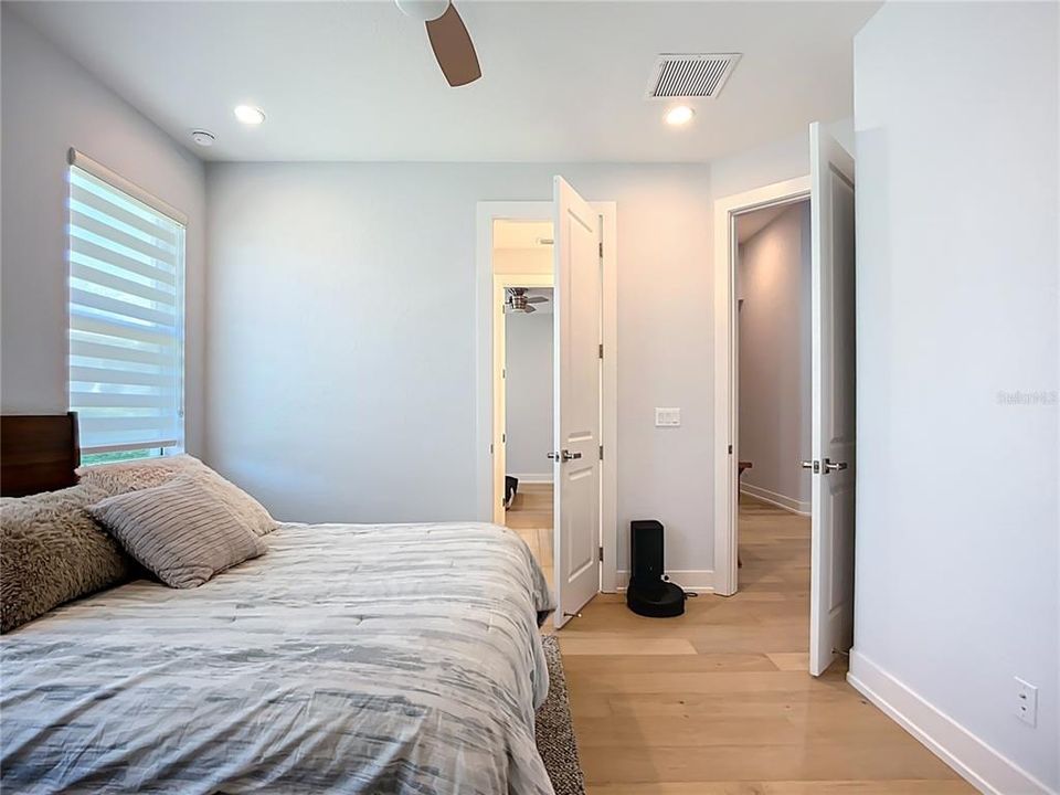 合同活跃: $1,799,000 (4 贝兹, 3 浴室, 3277 平方英尺)