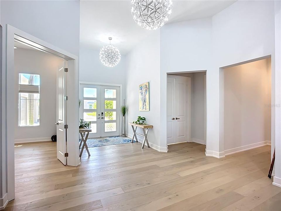 合同活跃: $1,799,000 (4 贝兹, 3 浴室, 3277 平方英尺)