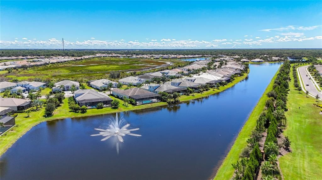 合同活跃: $1,799,000 (4 贝兹, 3 浴室, 3277 平方英尺)