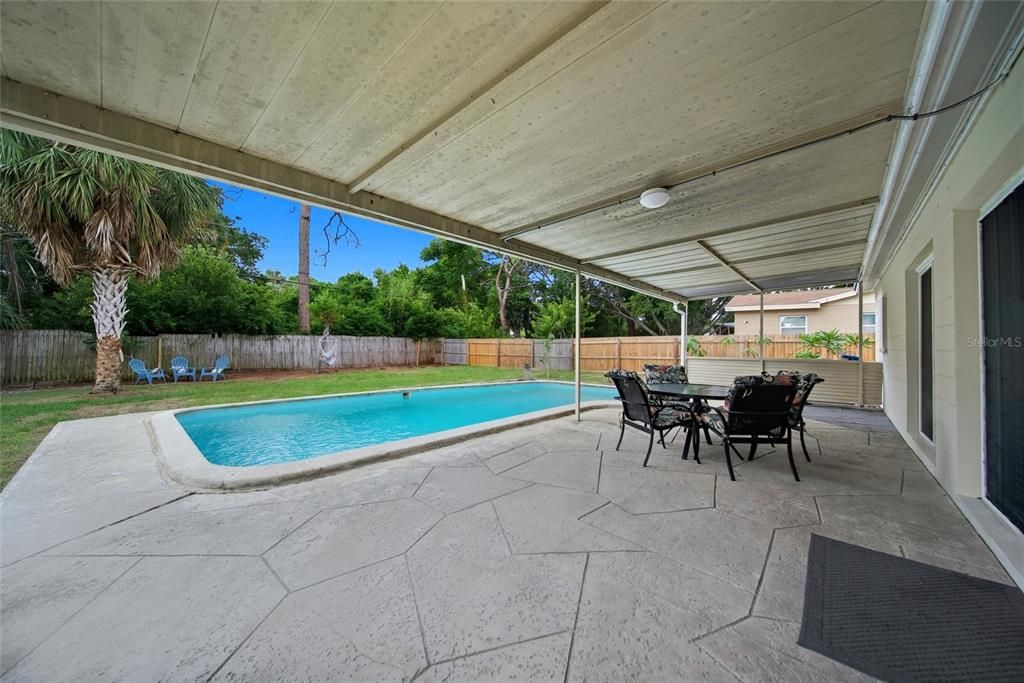 Activo con contrato: $369,000 (3 camas, 2 baños, 1032 Pies cuadrados)