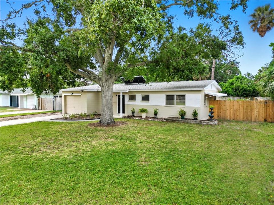 Activo con contrato: $369,000 (3 camas, 2 baños, 1032 Pies cuadrados)