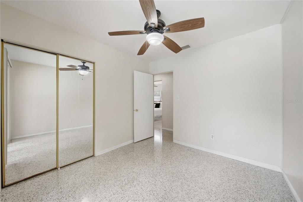 Activo con contrato: $369,000 (3 camas, 2 baños, 1032 Pies cuadrados)