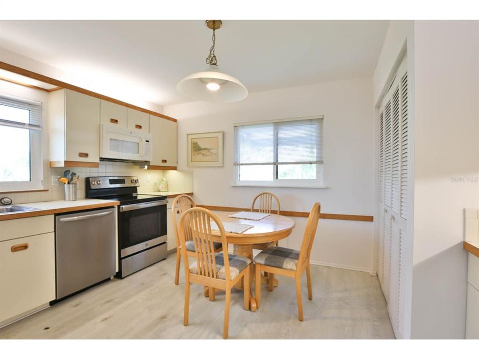 出租: $5,500 (2 贝兹, 2 浴室, 1612 平方英尺)