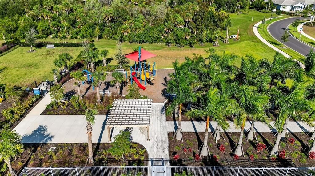 For Sale: $725,000 (2 beds, 2 baths, 2098 Square Feet)