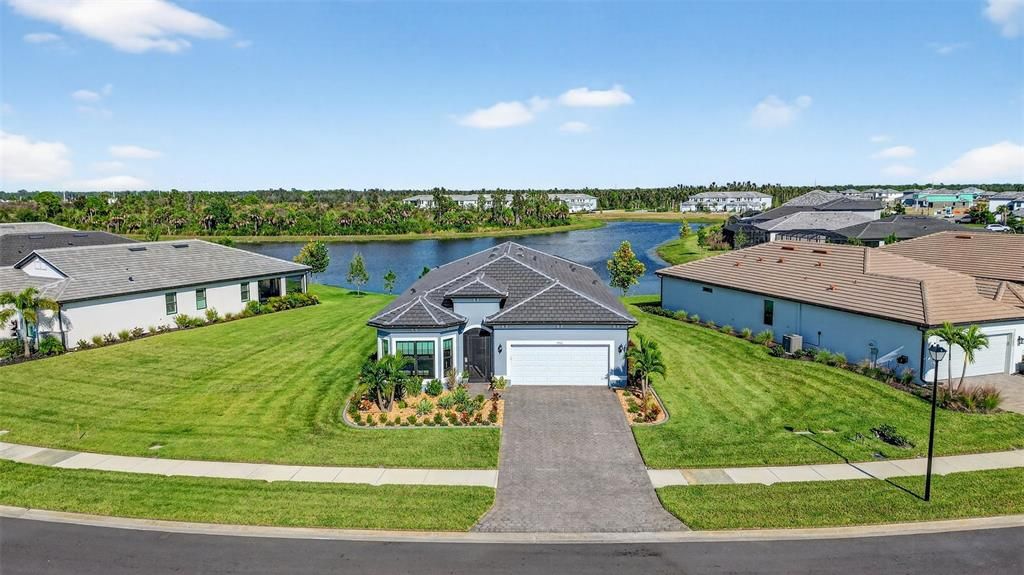 For Sale: $725,000 (2 beds, 2 baths, 2098 Square Feet)