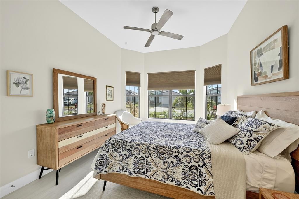 For Sale: $725,000 (2 beds, 2 baths, 2098 Square Feet)