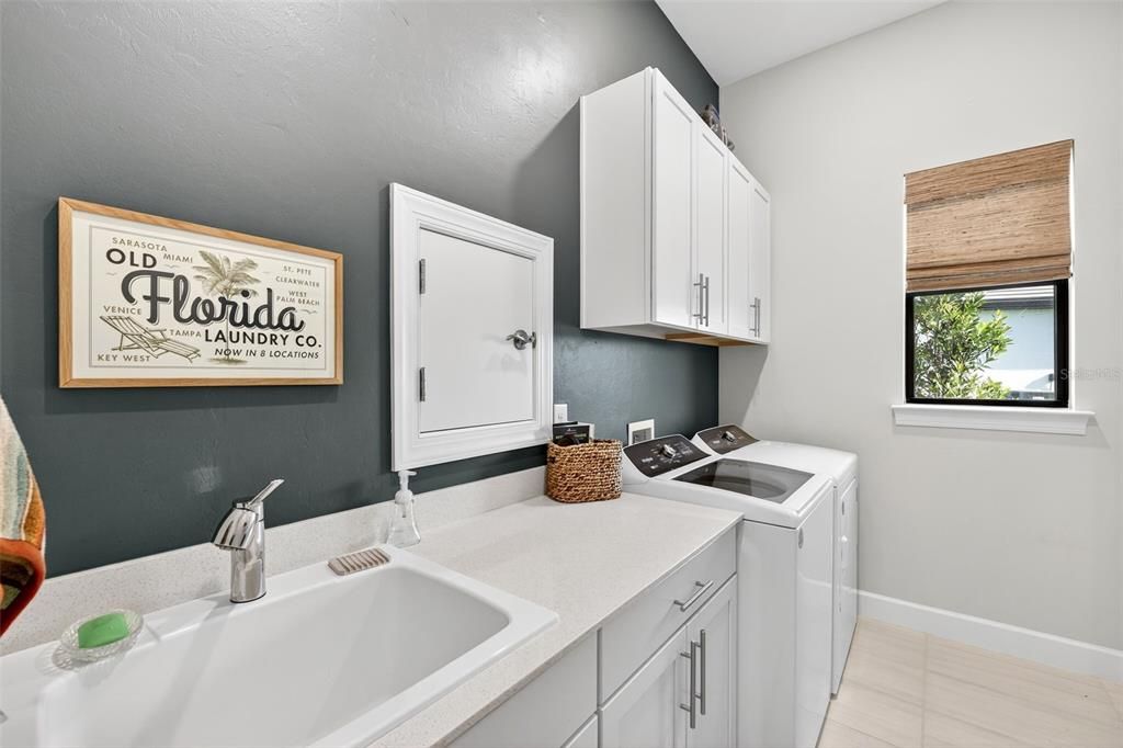 For Sale: $725,000 (2 beds, 2 baths, 2098 Square Feet)